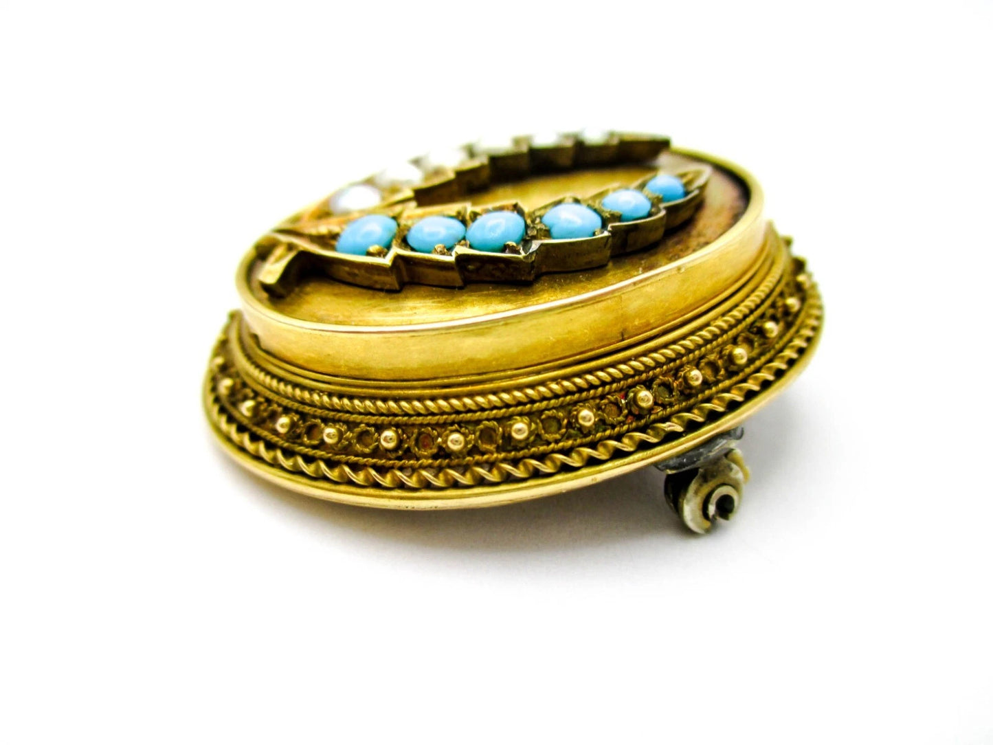 Etruscan Revival Laurel Leaf Trophy Brooch