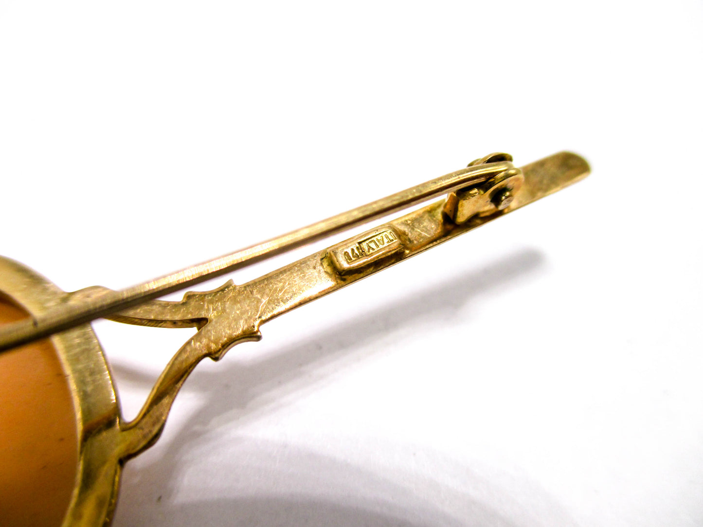 14K Cameo Bar Brooch Pin