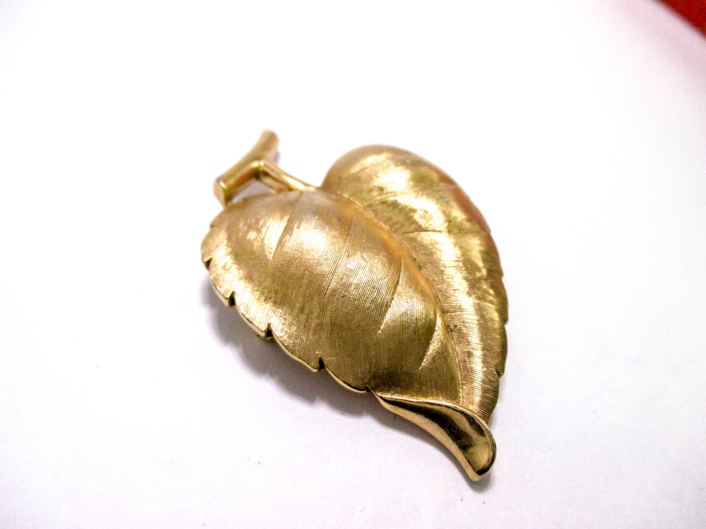Vintage Gold Tone Leaf Pin Brooch - Large 2 inches