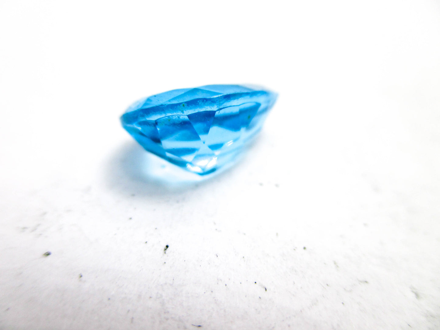 Loose Gemstone - Topaz on the Presidium II Gems Tester