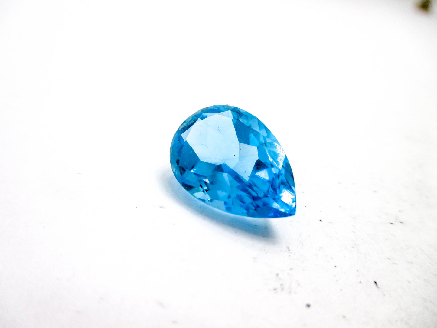 Loose Gemstone - Topaz on the Presidium II Gems Tester