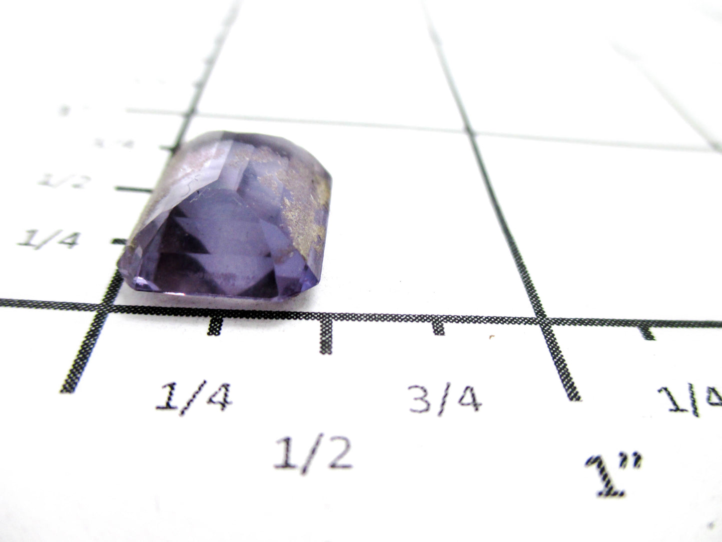 Loose Gemstone - Sapphire on the Presidium II Gems Tester