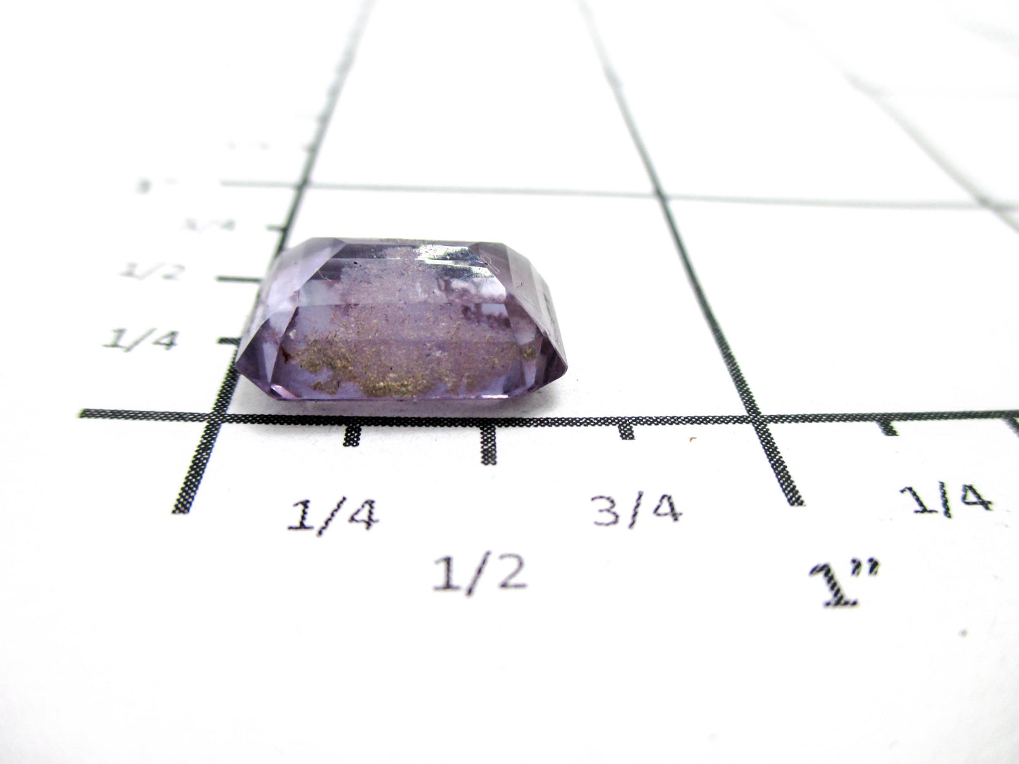 Loose Gemstone - Sapphire on the Presidium II Gems Tester