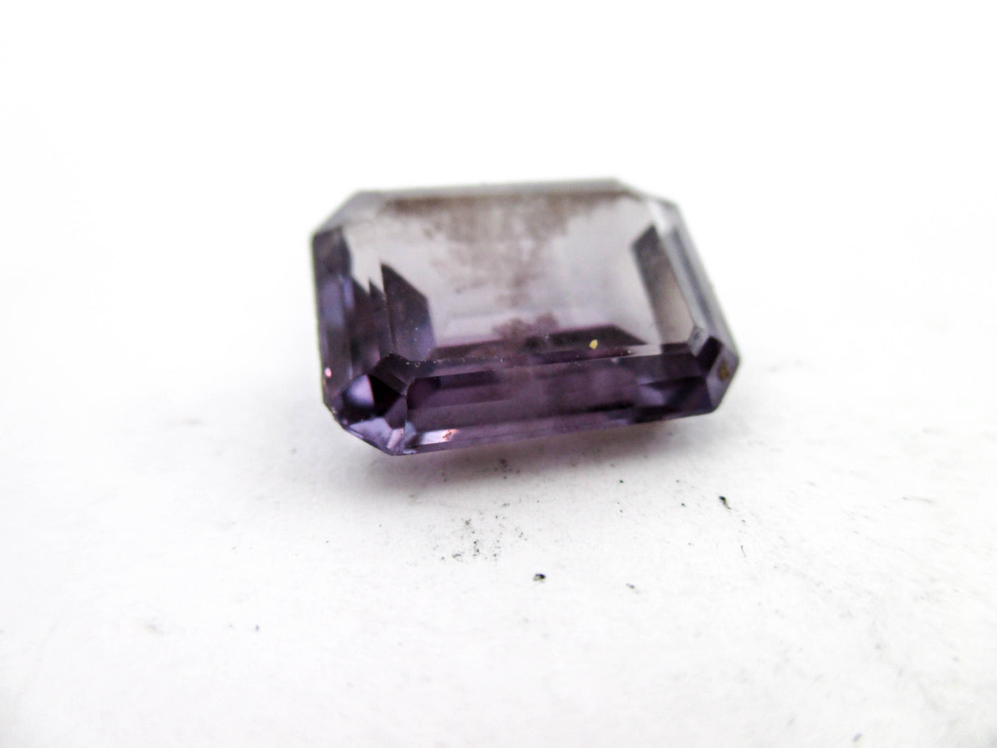 Loose Gemstone - Sapphire on the Presidium II Gems Tester