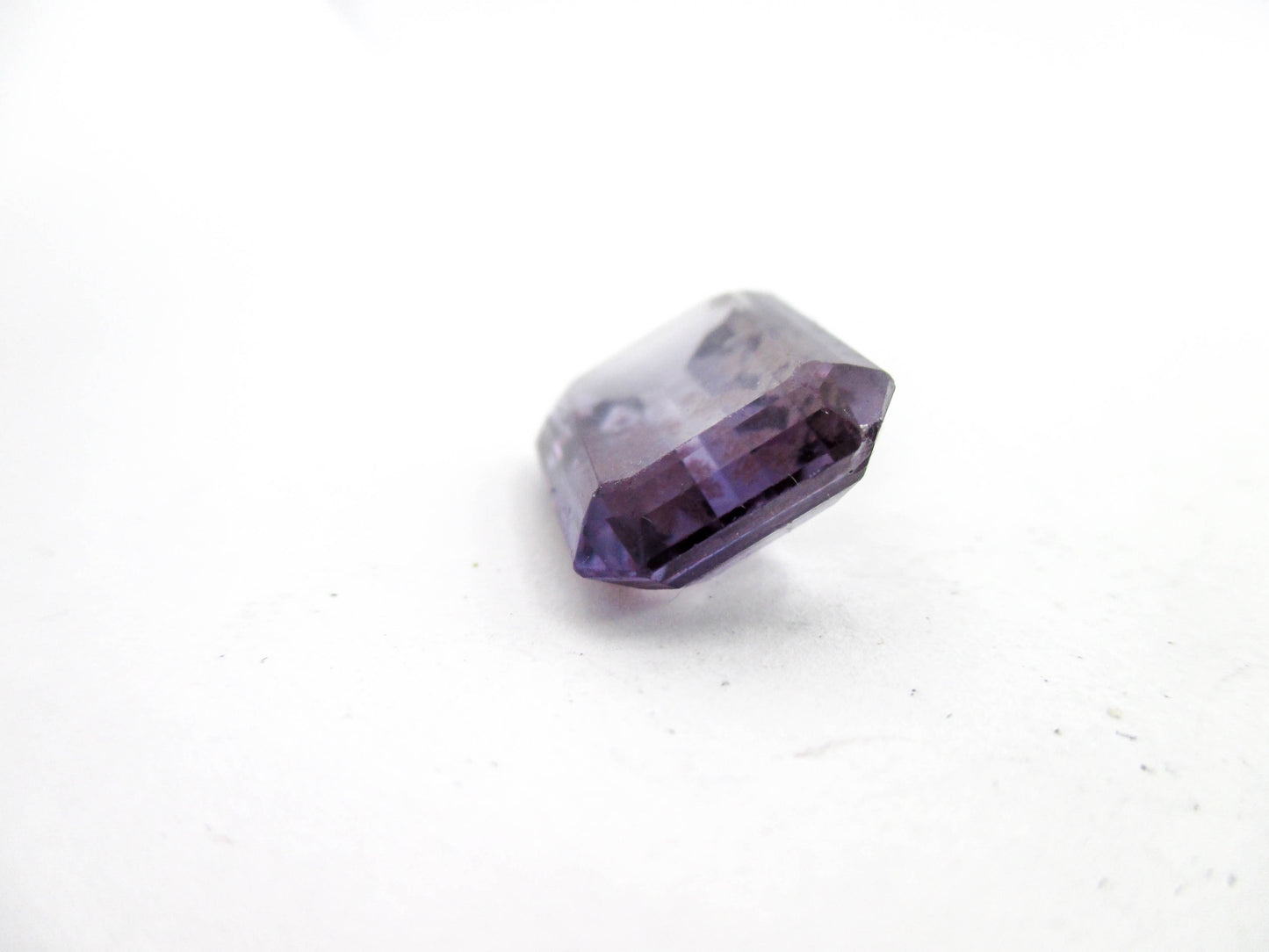 Loose Gemstone - Sapphire on the Presidium II Gems Tester