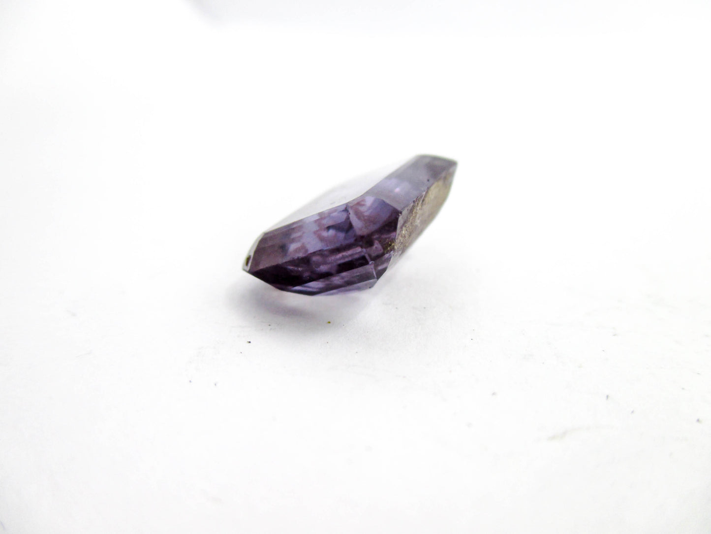 Loose Gemstone - Sapphire on the Presidium II Gems Tester