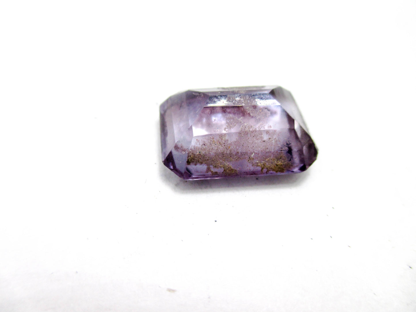 Loose Gemstone - Sapphire on the Presidium II Gems Tester