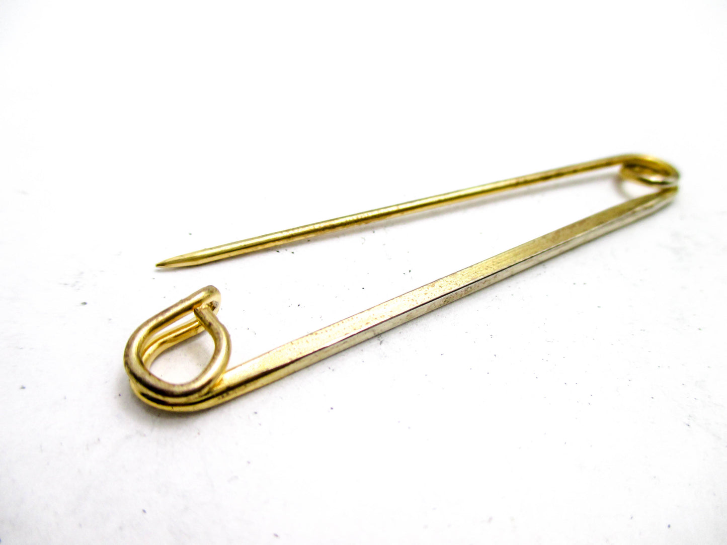 Vintage Collar Bar - Gold Tone Safety Pin Style