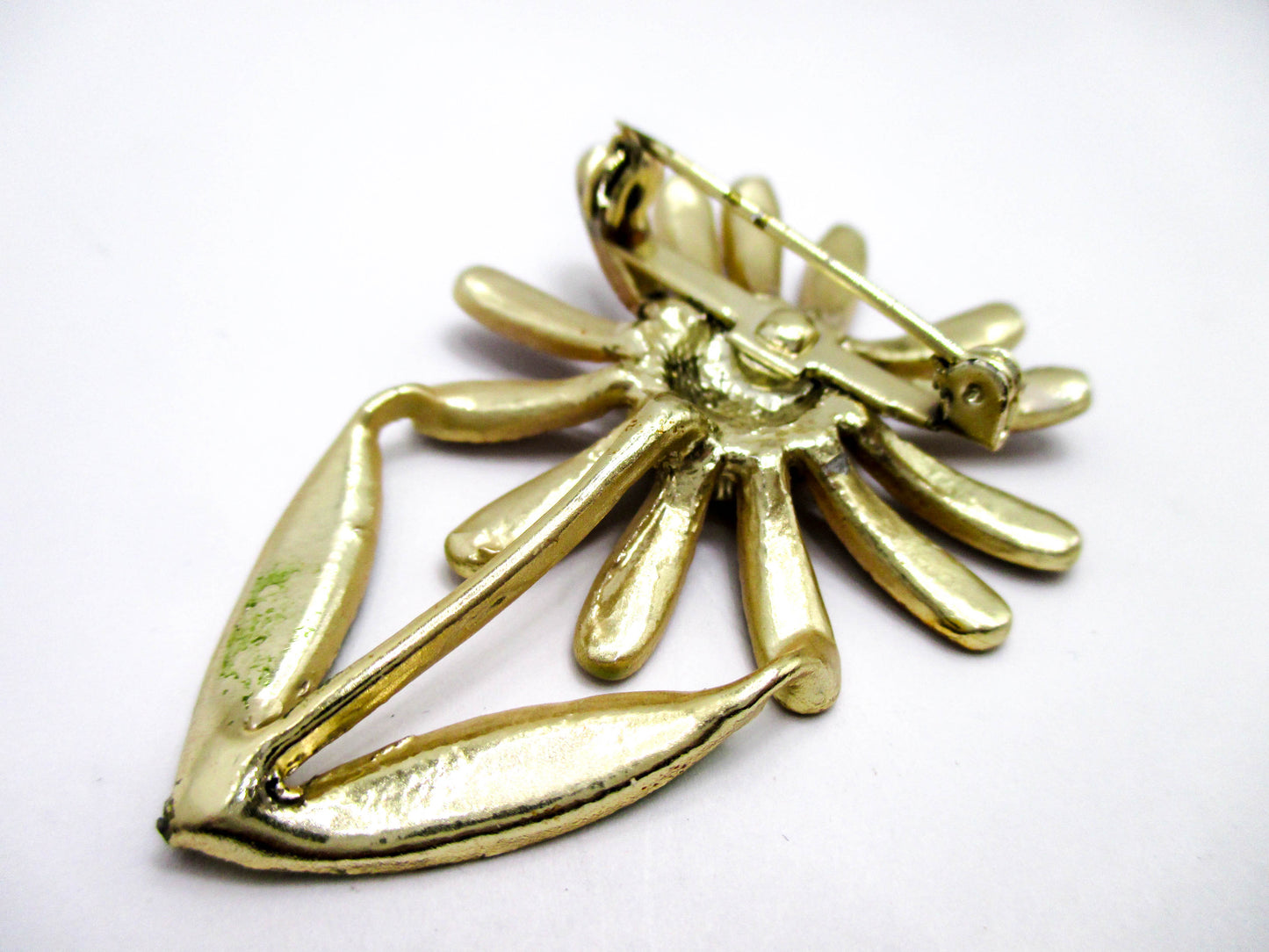 Vintage Enamel Flower Pin For Sale