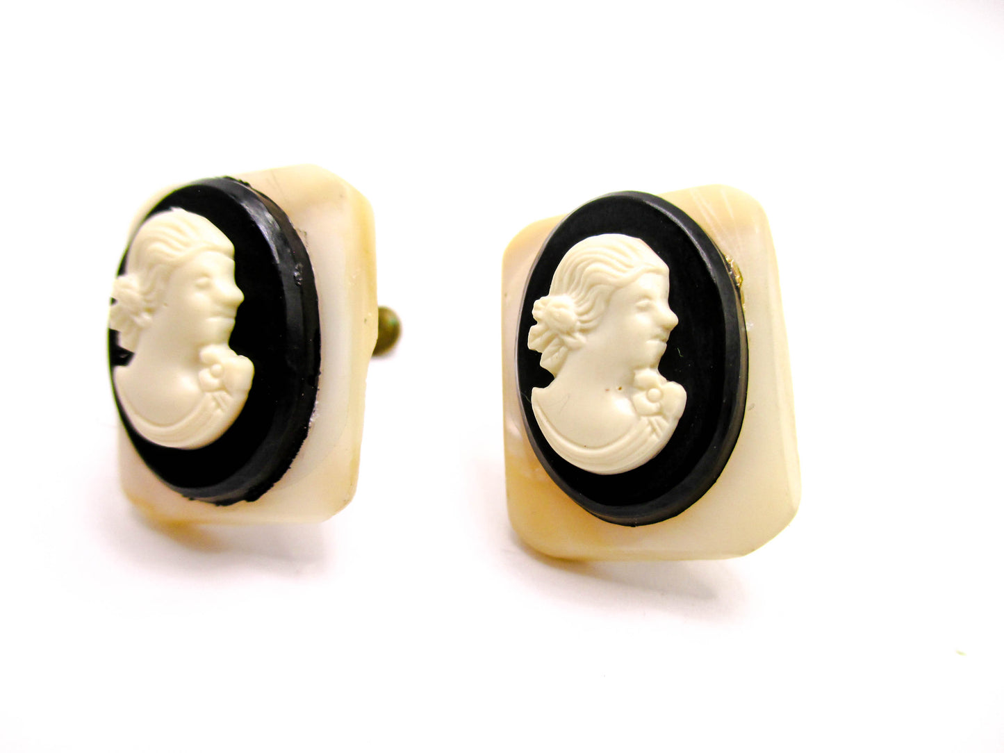Vintage Cameo Screw-back Earrings - Mother of Pearl Costume Jewelry