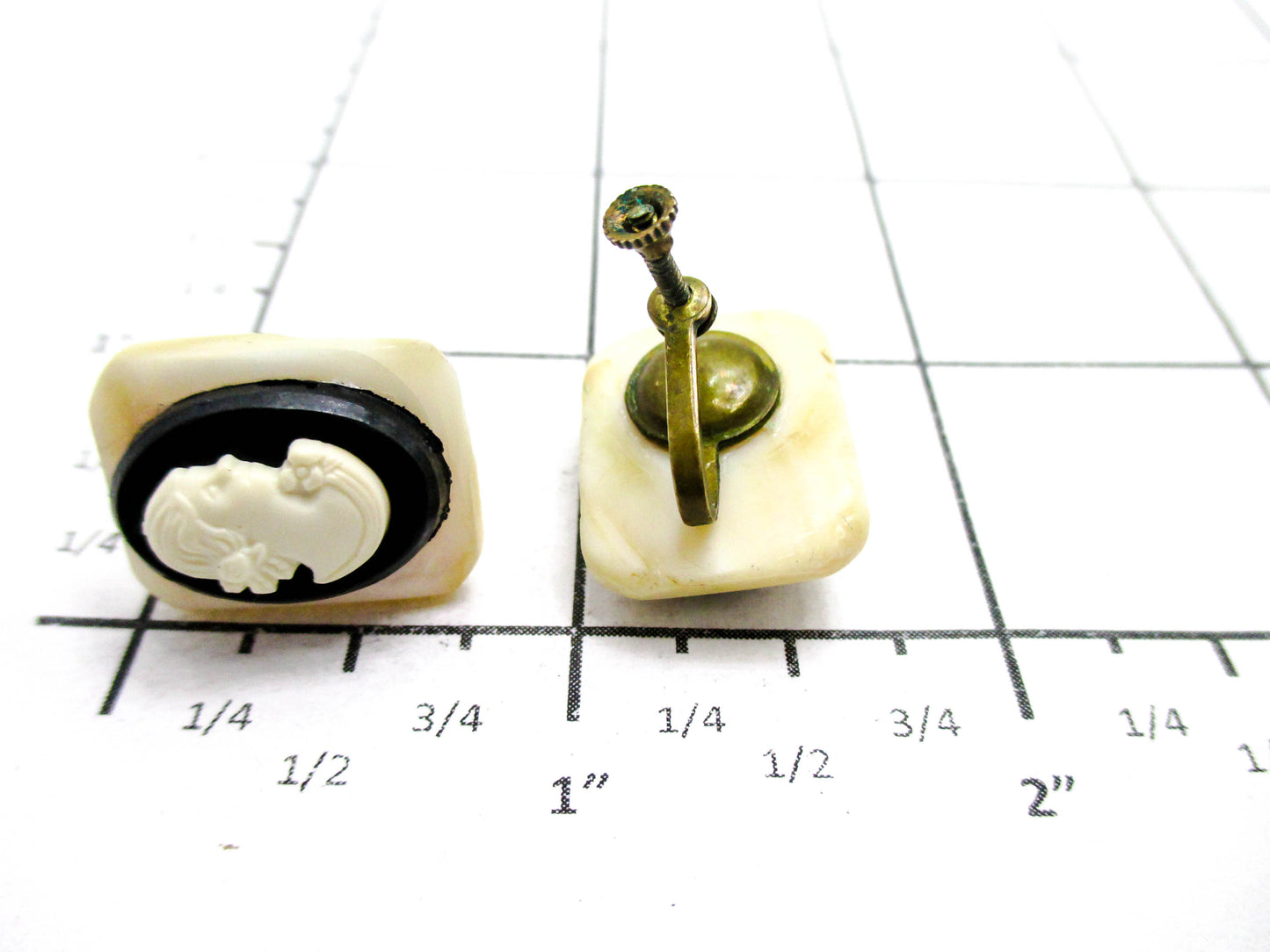 Vintage Cameo Screw-back Earrings - Mother of Pearl Costume Jewelry