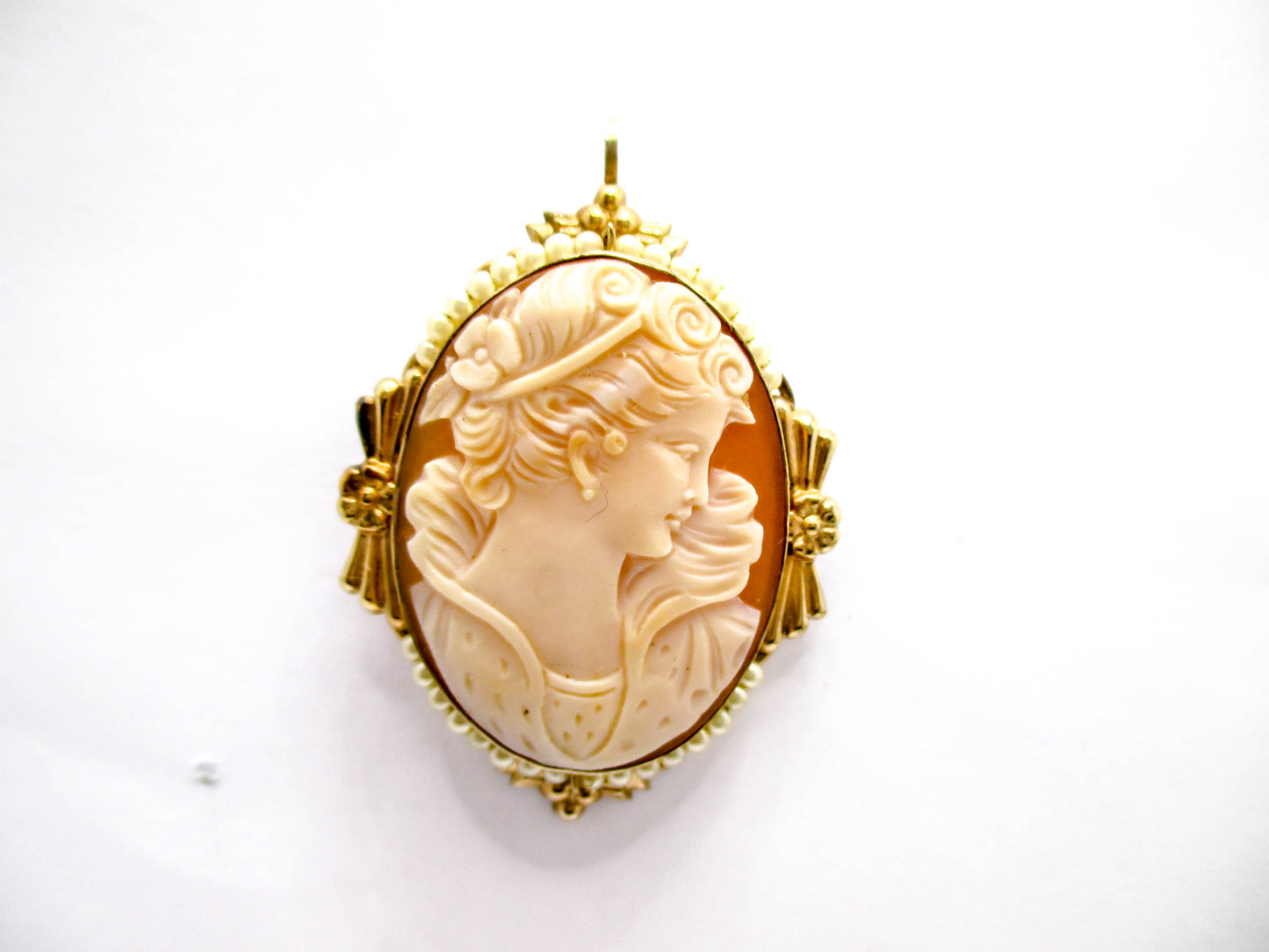 Gorgeous Cameo Brooch Pendant By Van Dell Jewelry Co.