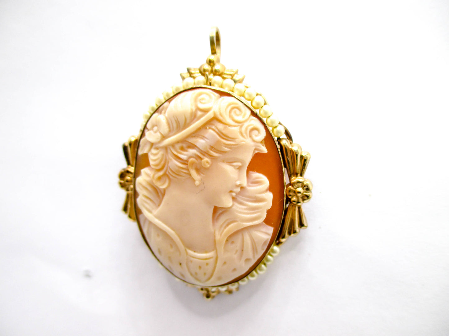 Gorgeous Cameo Brooch Pendant By Van Dell Jewelry Co.