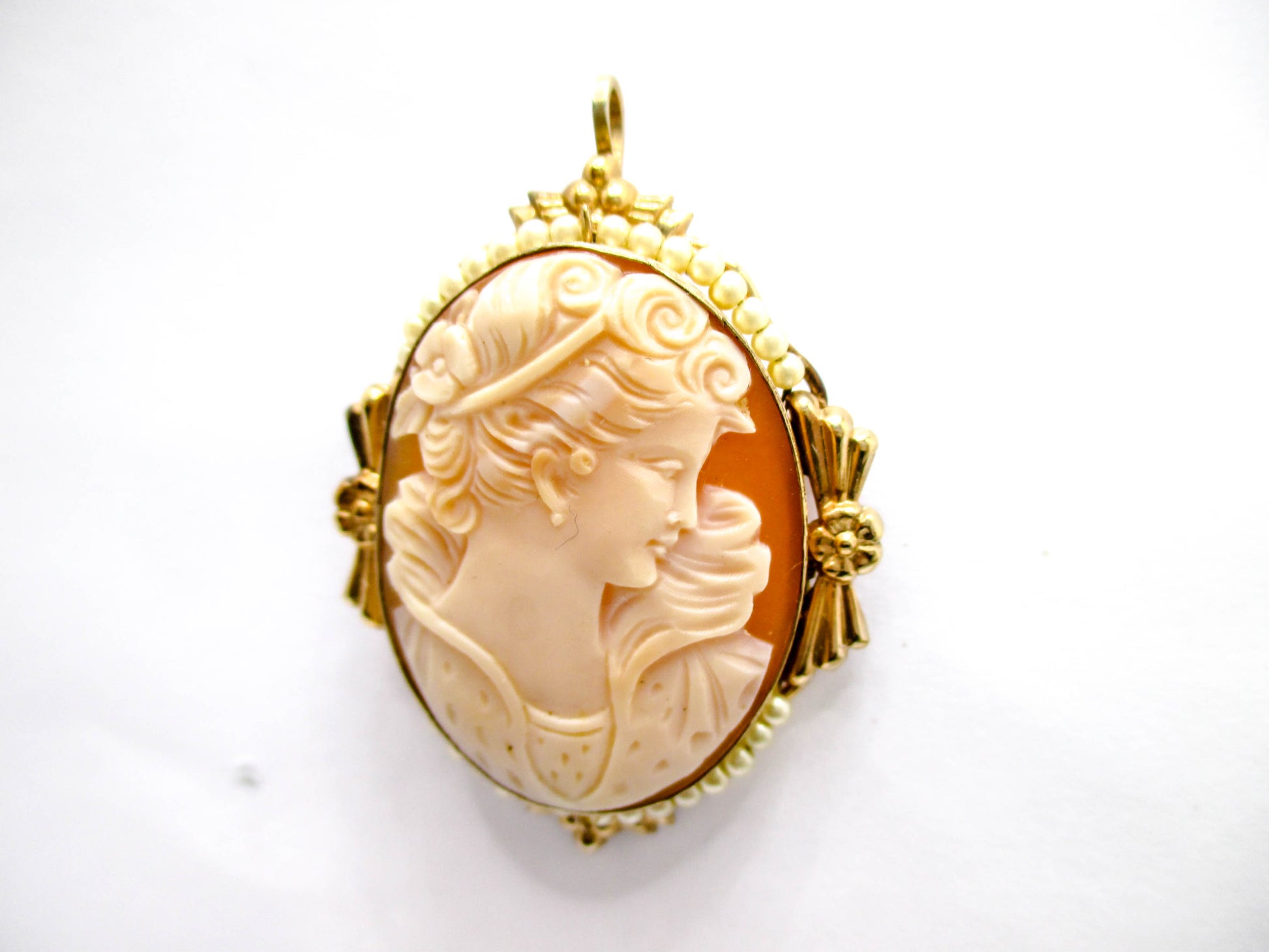 Gorgeous Cameo Brooch Pendant By Van Dell Jewelry Co.