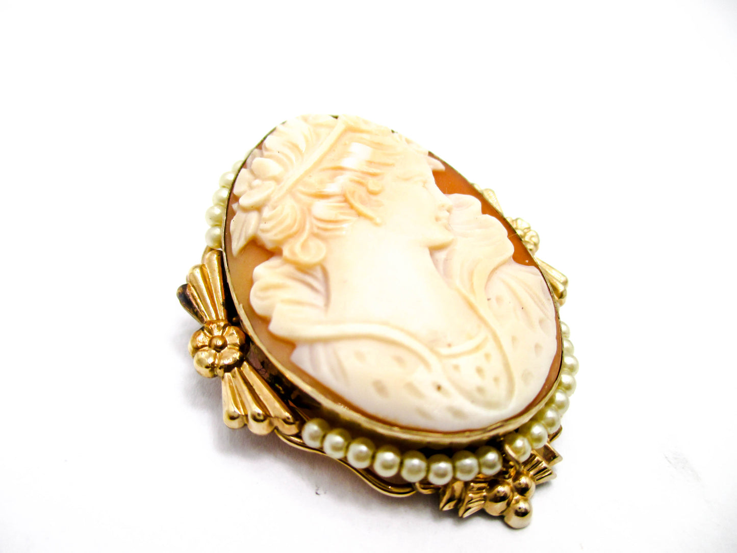 Gorgeous Cameo Brooch Pendant By Van Dell Jewelry Co.