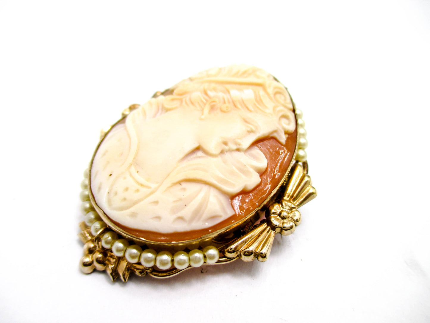 Gorgeous Cameo Brooch Pendant By Van Dell Jewelry Co.