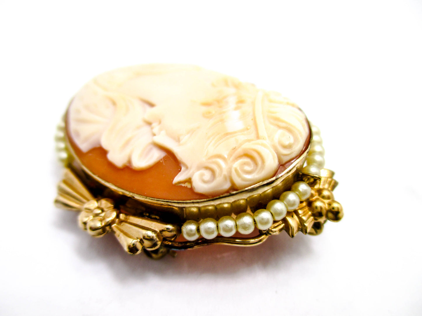 Gorgeous Cameo Brooch Pendant By Van Dell Jewelry Co.
