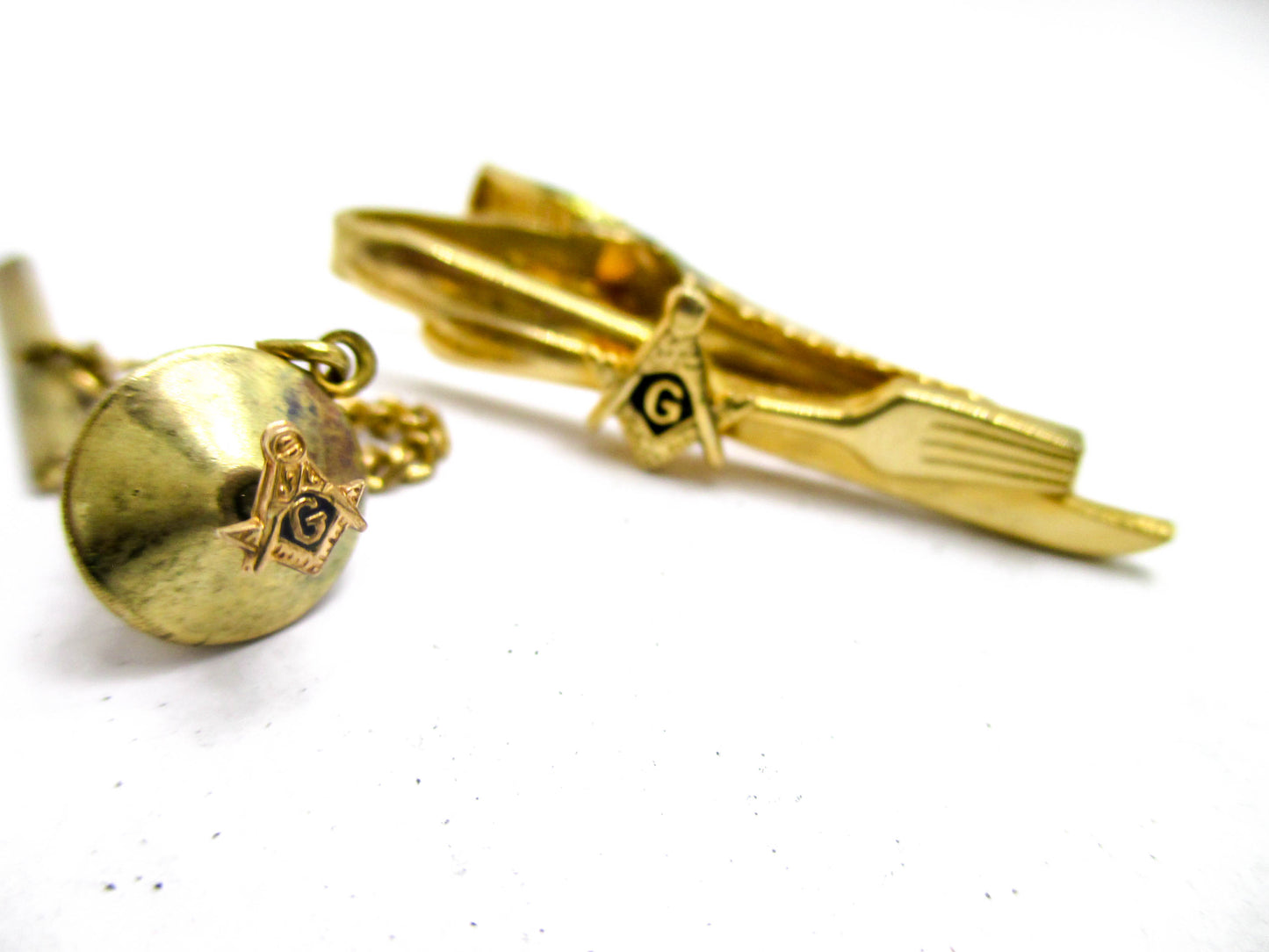Masonic Knife & Fork Degree Tie Clasp with a Very Small Tie Pin