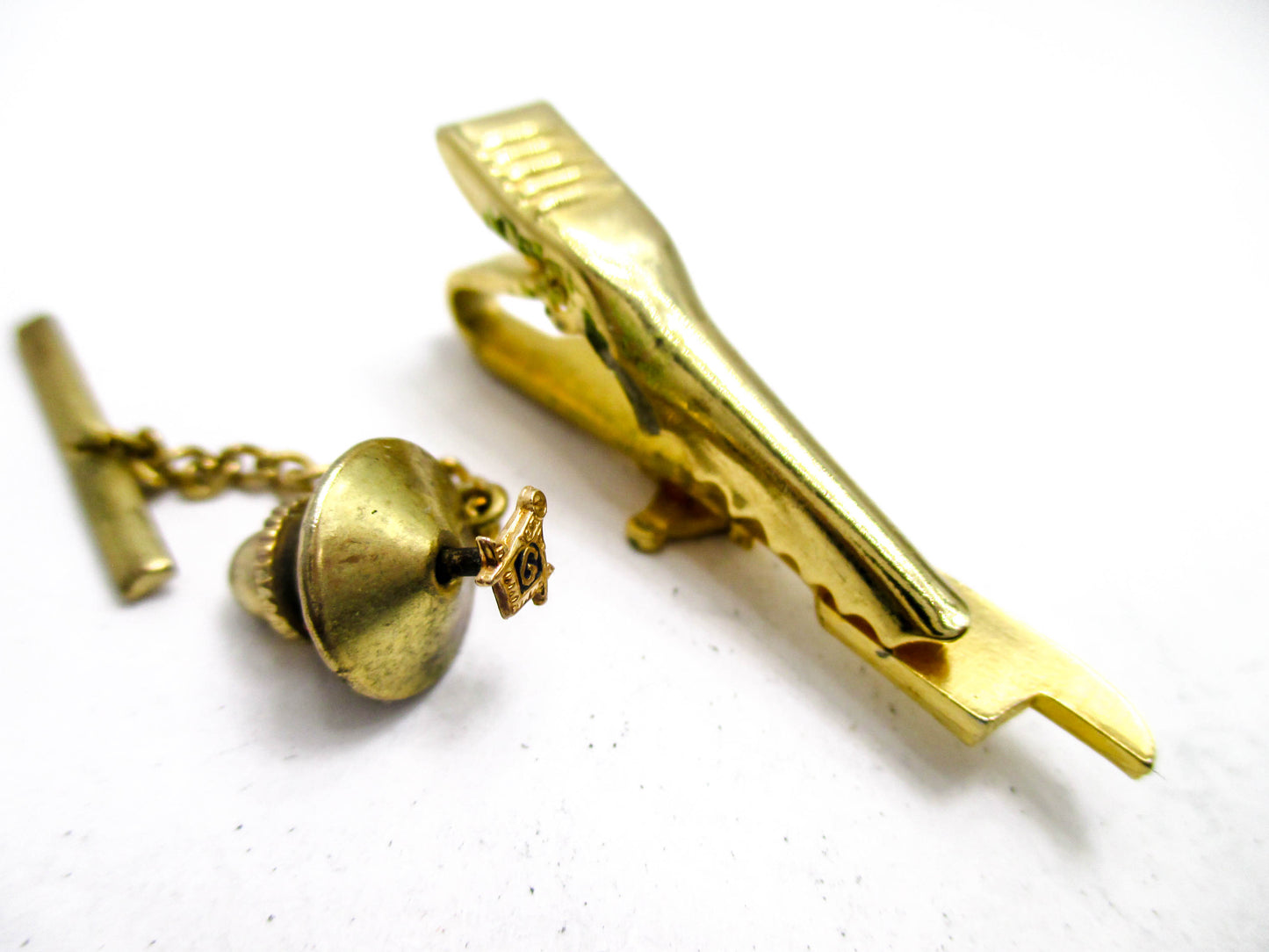 Masonic Knife & Fork Degree Tie Clasp with a Very Small Tie Pin