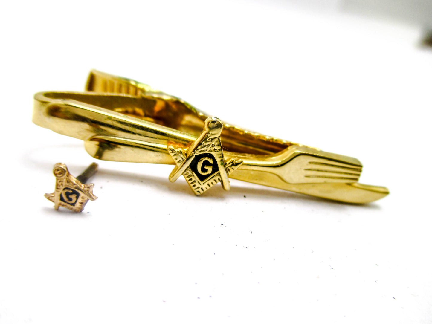 Masonic Knife & Fork Degree Tie Clasp with a Very Small Tie Pin